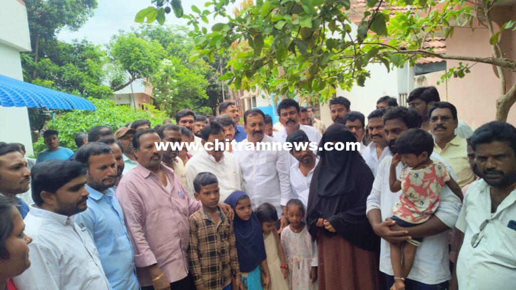 పిల్లల చదువుకు ” తల్లికి వందనం “