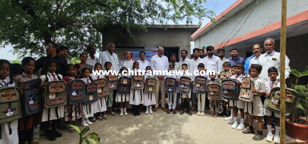 ముడుపు మౌనిష్ రెడ్డి ఉదారత