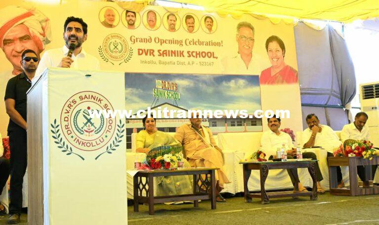 బాగా చదువుకున్న వారు రాజకీయాల్లోకి రావాలి