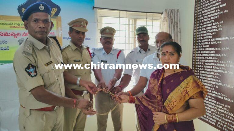 మూడు తులాల బంగారు గొలుసు కాజేసిన కేసును ఛేదించిన పోలీసులు