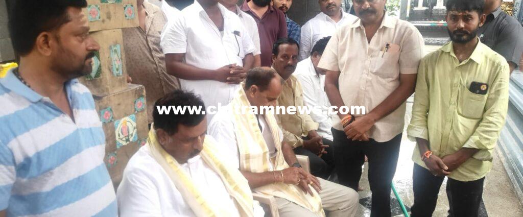 కాలభైరవ స్వామి పంచామృతాభిషేకంలో పాల్గొన్న పెద్దాపురం ఎమ్మెల్యే నిమ్మకాయల చినరాజప్ప