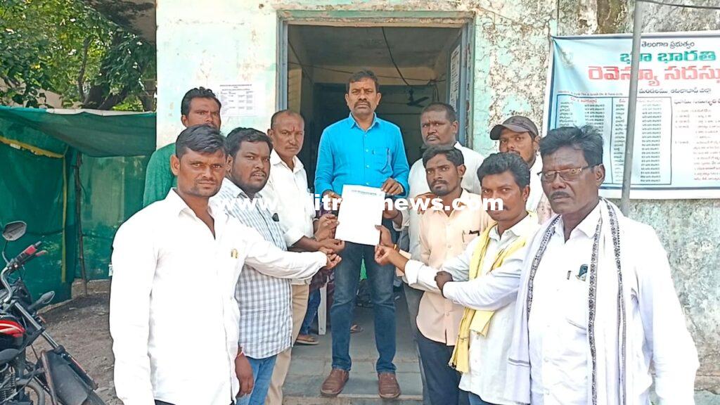 బేల తహసీల్దార్ కు వినతిపత్రం అందజేత