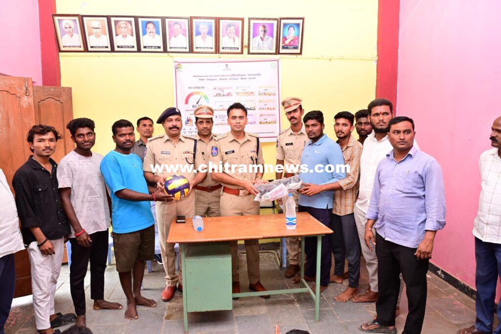 సరిహద్దు గ్రామాల ప్రజలు అక్రమ రవాణాను అడ్డుకోవాలి -జిల్లా ఎస్పీ అఖిల్ మహాజన్ 