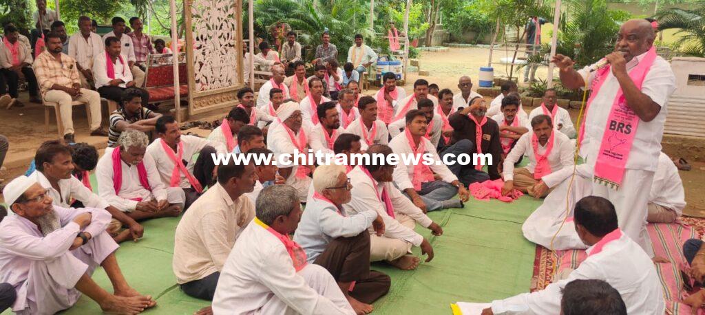 మహిళలకు ఇచ్చిన హామీలను పూర్తి చేయాలి- జోగు రామన్న