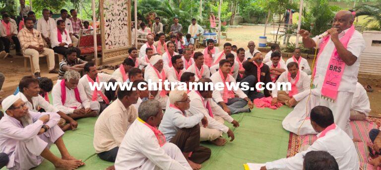 మహిళలకు ఇచ్చిన హామీలను పూర్తి చేయాలి- జోగు రామన్న