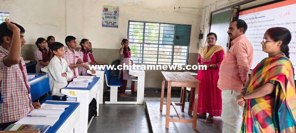 పాఠశాలలో డీఈఓ ఆకస్మిక తనిఖీ 