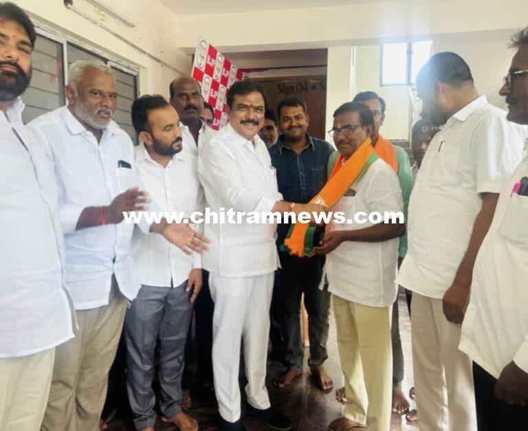 సామ నర్సింగ్ రెడ్డి బీజేపీలో చేరిక
