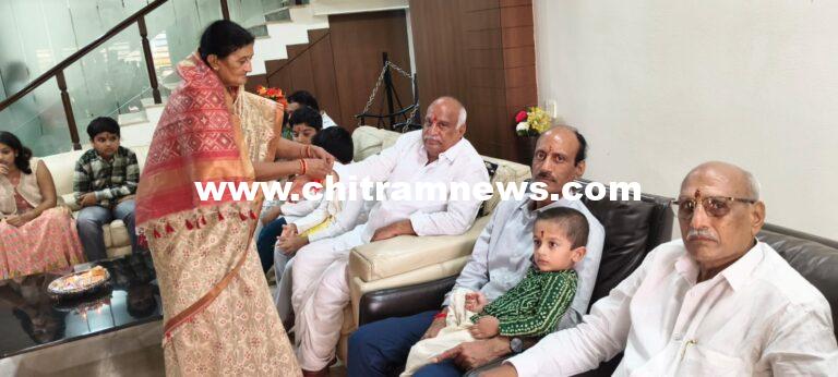 ఎమ్మెల్యే రామారావు పటేల్ నివాసంలో ఘనంగా రక్షాబంధన్ వేడుకలు