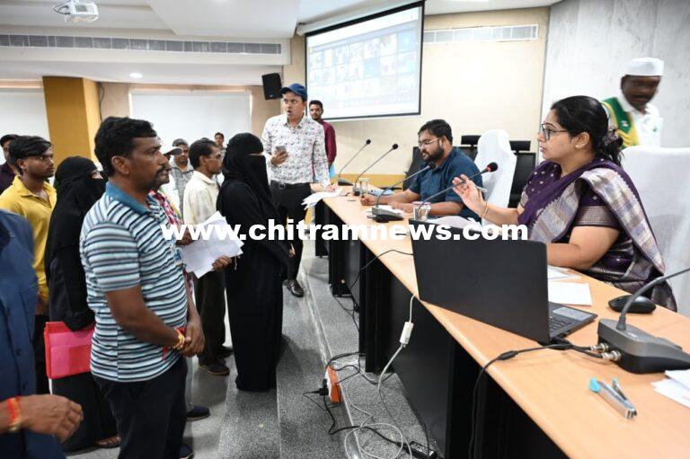 ప్రజావాణి దరఖాస్తులను త్వరితగతిన పరిష్కరించాలి