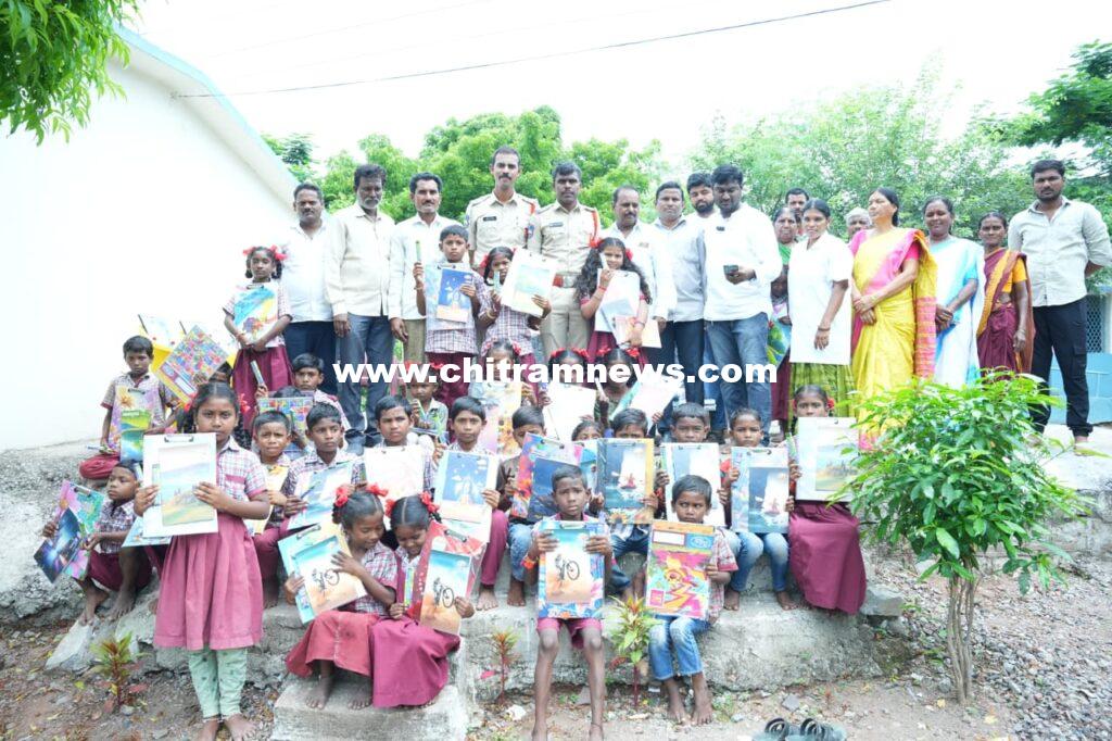 విద్యార్థులు మంచిగా చదువుకొని ఉన్నతంగా ఎదగాలి 