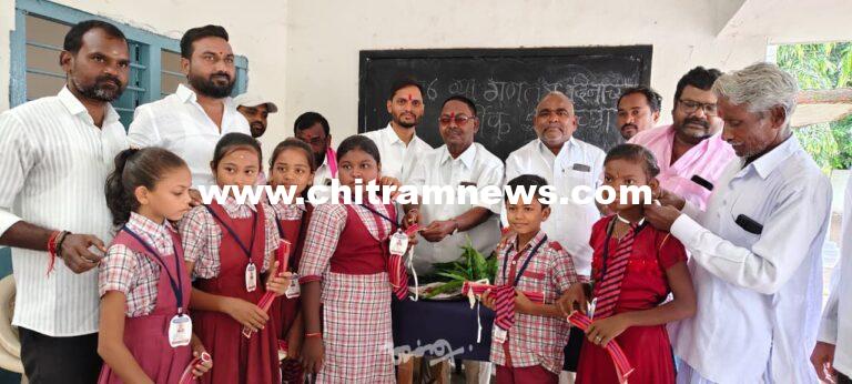 విద్యార్థులు  కష్టపడి చదివి  ఉన్నతంగా ఎదగాలి