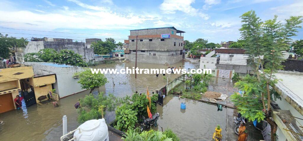 తిలక్ నగర్ కాలనీవాసులకు భోజనాలు ఏర్పాటు