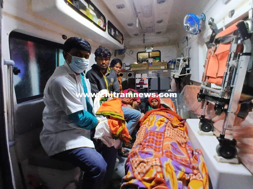 అంబులెన్స్ లో ప్రసవం..తల్లీ బిడ్డలు క్షేమం