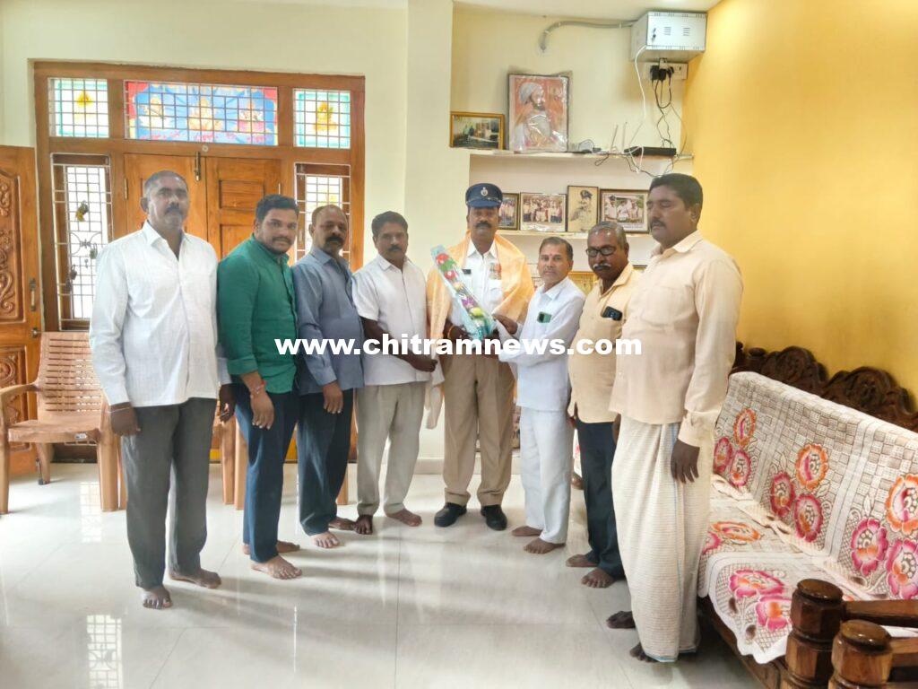 దేవిదాస్ ను సన్మానించిన మున్నూరు కాపు మిత్ర సేవా సొసైటీ నాయకులు