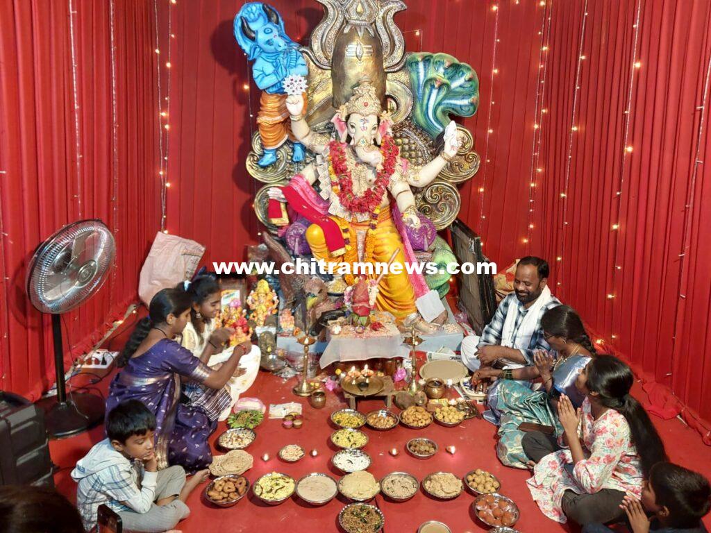 ఘనంగా బాలల గణేష్ మండలి  గణనాథునికి పూజలు