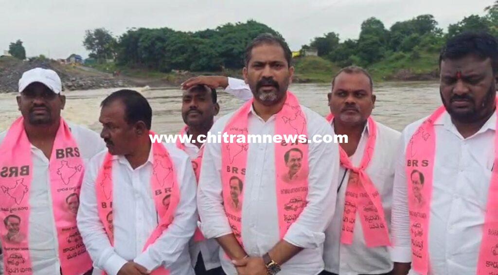 తర్నం బ్రిడ్జిని నిర్మించండి _ఏఎంసీ మాజీ  వైస్ ఛైర్మన్ వేణుగోపాల్ యాదవ్   