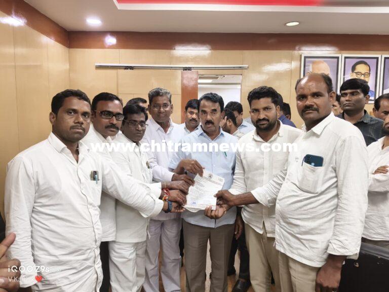 ఆదిలాబాద్ జిల్లా ఇంఛార్జి మంత్రి కలిసిన బేల మండల నాయకులు