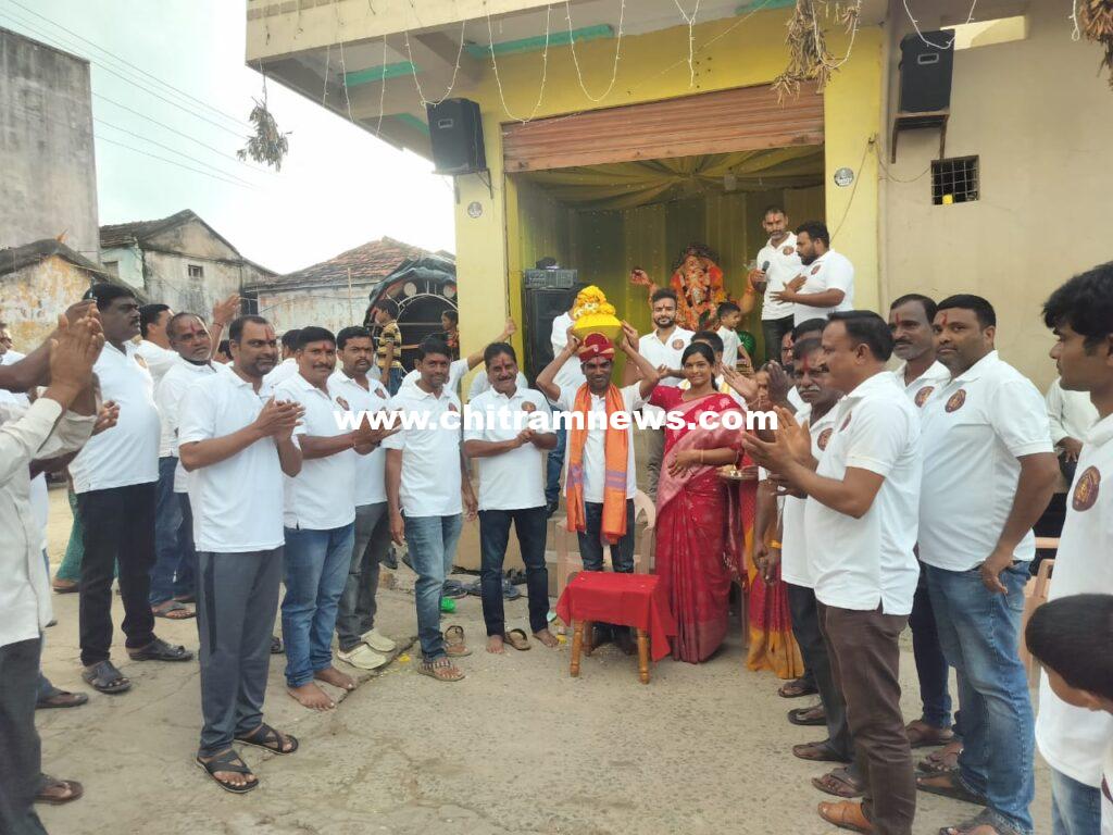 లక్షా అయిదు వేలకు లడ్డూను దక్కించుకున్న వెల్మ సూర్యప్రకాష్ రెడ్డి