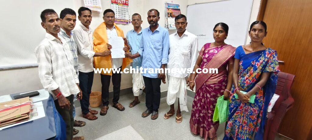 మూడు నెలలుగా ప్రభుత్వ పాఠశాల స్కావెంజర్లకు అందని వేతనాలు