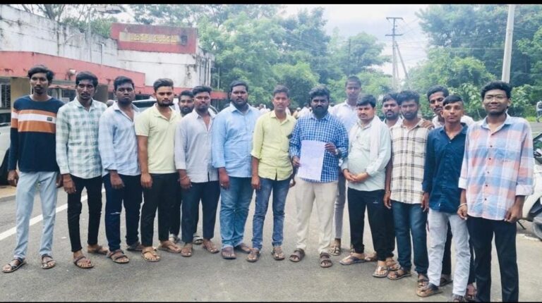 గ్రామానికి రోడ్డు సౌకర్యం కల్పించండి