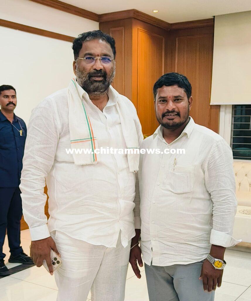 తెలంగాణ రాష్ట్ర మంత్రిని కలిసిన సామ రూపేష్ రెడ్డి