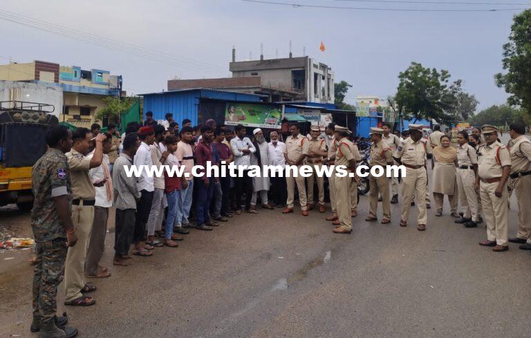 నేరాల నియంత్రణ కే కమ్యూనిటీ కాంటాక్ట్ ప్రొగ్రాం:ముథోల్ సీఐ మల్లేష్