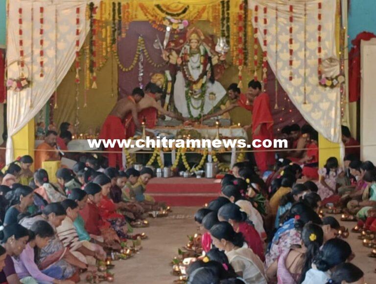 శ్రీ దుర్గామాత వద్ద సామూహిక కుంకుమార్చన పూజలు