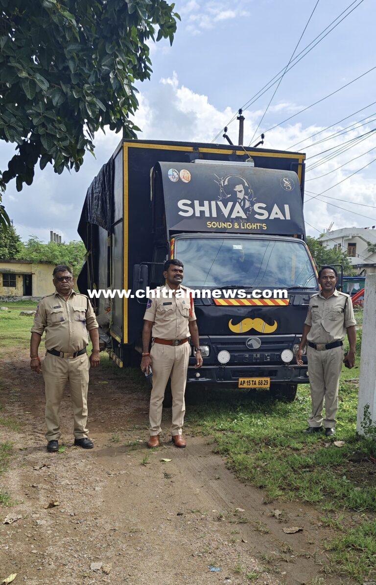 నాలుగు డీజేలు సీజ్ – ఇచ్చోడ సీఐ బండారి రాజు