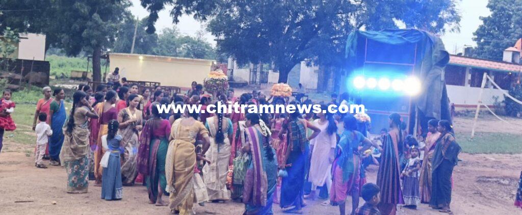 కీర్గుల్ (కె)లో అంబరాన్నంటిన బతుకమ్మ సంబరాలు