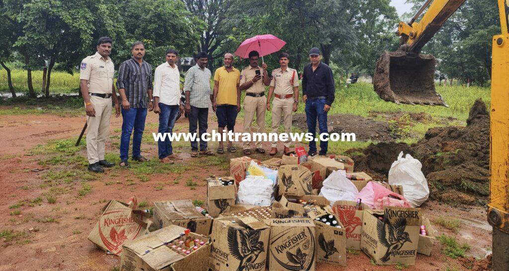 తనిఖీల్లో పట్టుబడి బైండోవర్ అయిన మద్యం బాటిళ్లు ధ్వంసం