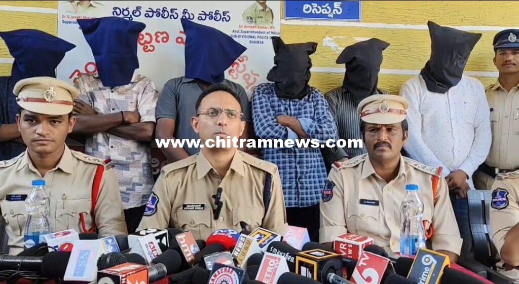 వైన్స్ షాపుల్లో దొంగతనం చేసిన నిందితుల అరెస్టు