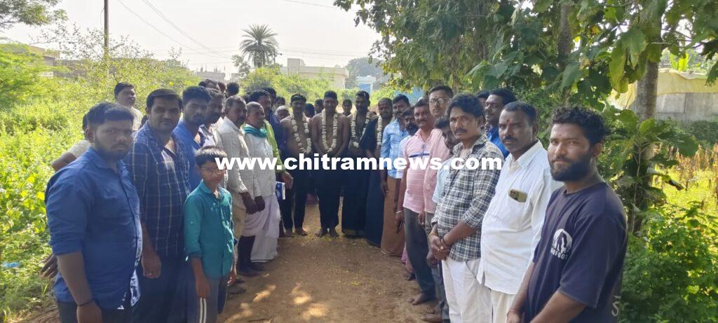 శబరిమలకు అయ్యప్ప స్వాముల పాదయాత్ర