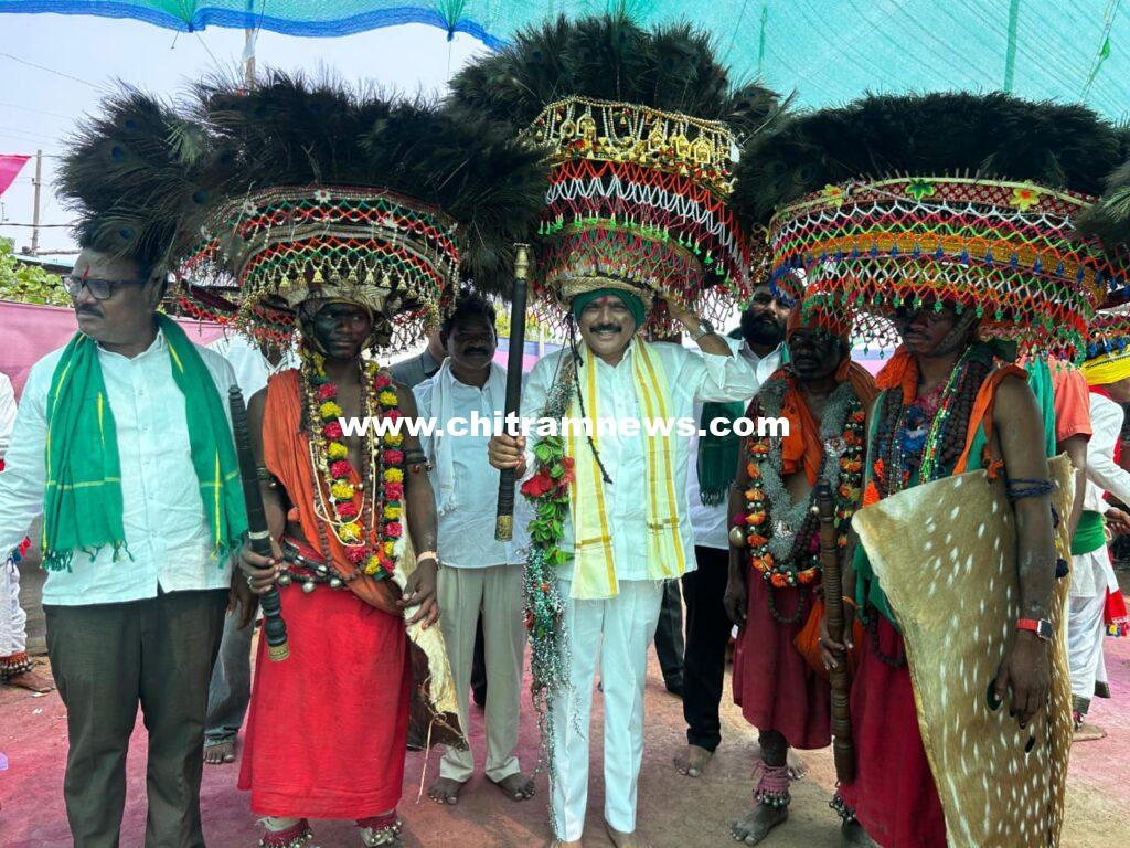 దండారీ ఉత్సవాలు వందల ఏళ్ల  నాటి ఆచారం: ఎమ్మెల్యే పాయల్ శంకర్