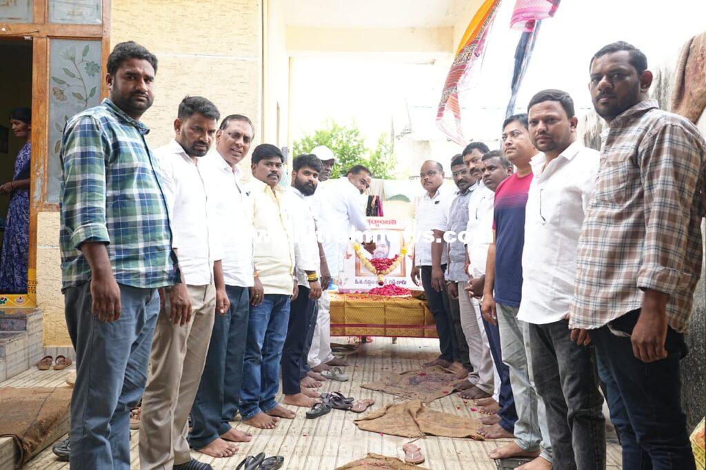 అఖిల్ రెడ్డి చిత్ర పటానికి పుష్పాంజలి ఘటించిన లోక ప్రవీణ్ రెడ్డి