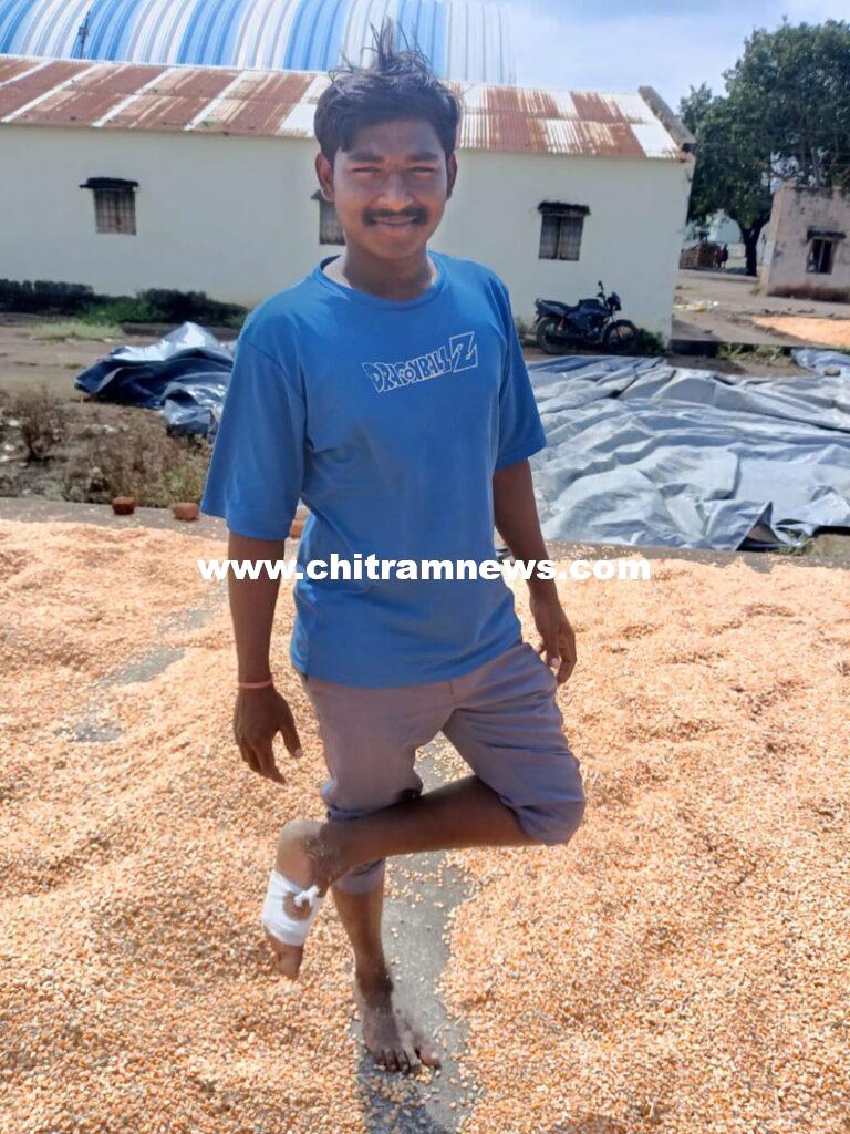 బోథ్ వ్యవసాయ మార్కెట్ యార్డులో మౌలిక వసతులు కరవు