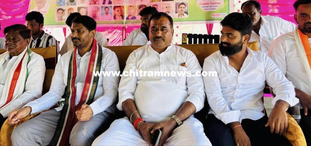 లారీ ఓన‌ర్ల‌కు కంది శ్రీ‌నివాస రెడ్డి భ‌రోసా 