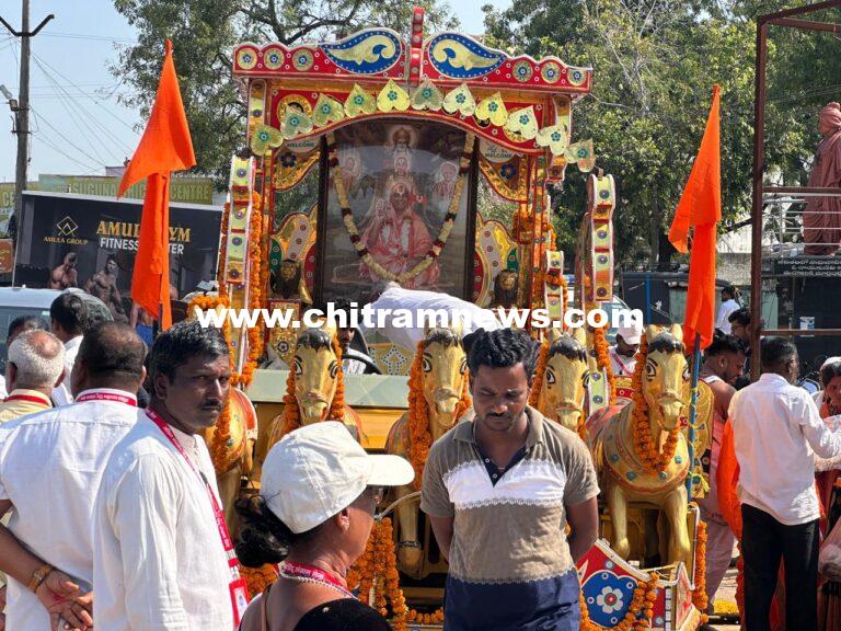 బాసరలో ఘనంగా జగద్గురు నరేంద్ర స్వామి పాదుక రథయాత్ర