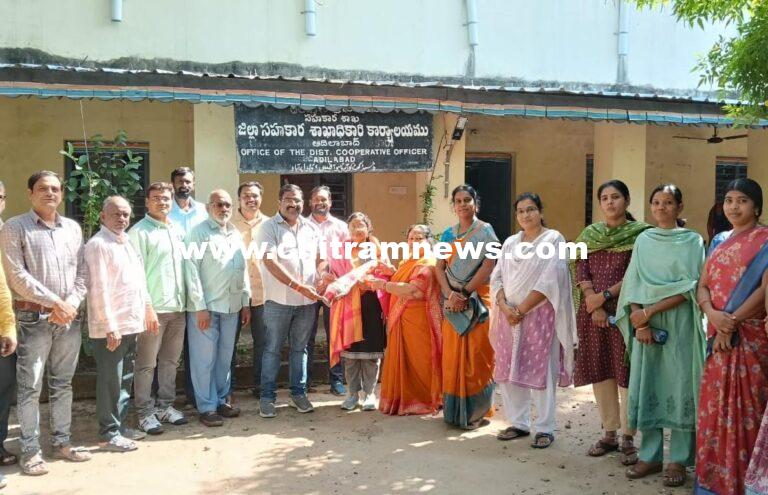 సహకారశాఖ అసిస్టెంట్ రిజిస్ట్రార్ స్వప్నకు సన్మానం 