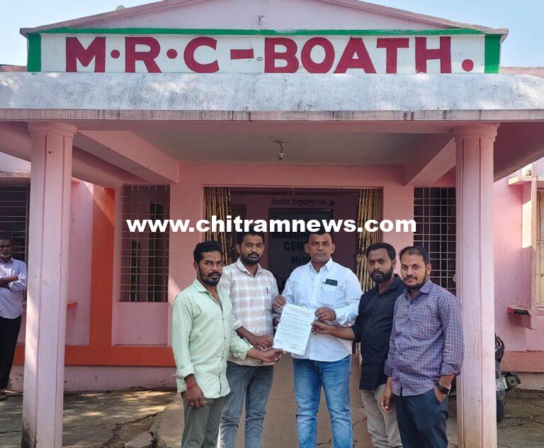 ఫీజు అధికంగా వసూలు చేస్తున్న పాఠశాలలపై చర్యలు తీసుకోండి-AISF బోథ్ మండల అధ్యక్షులు మున్సిఫ్