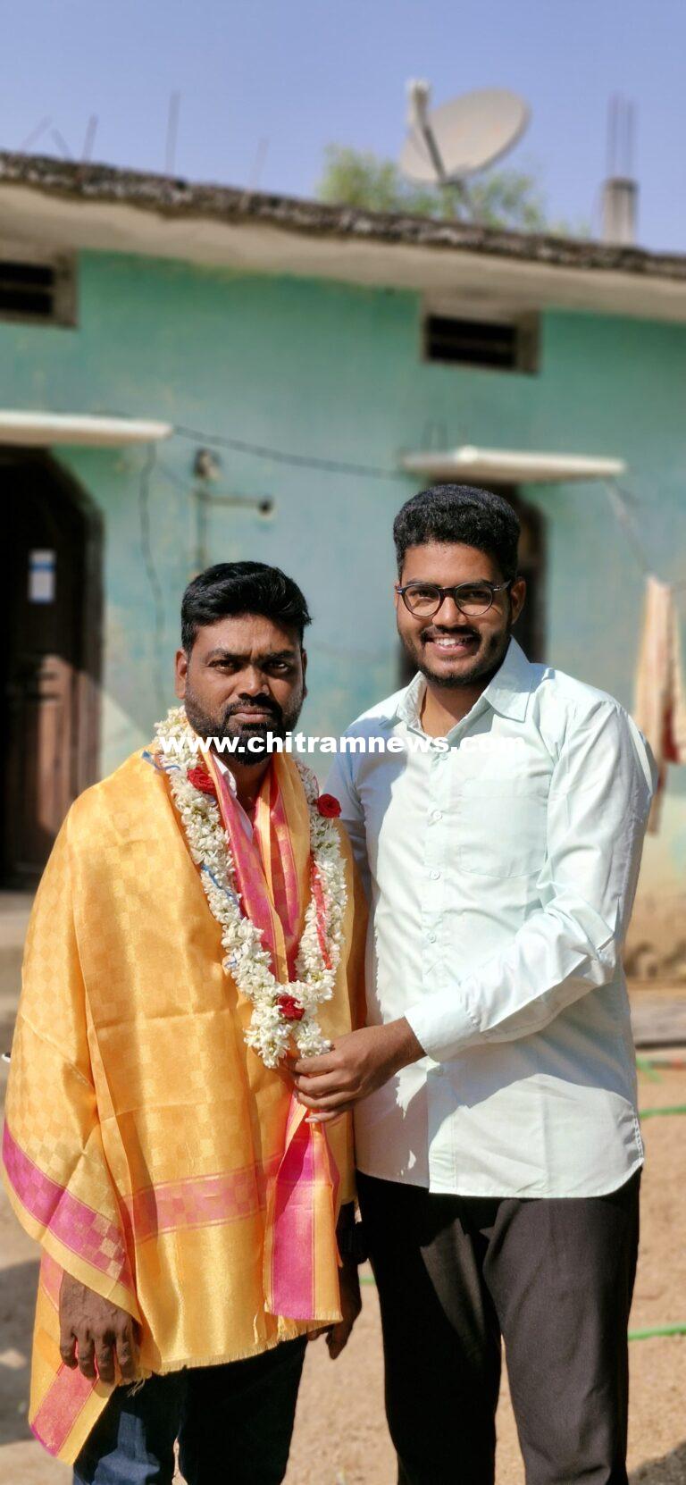 ఉప సర్పంచ్ ముబీన్ ను సన్మానించిన బీఆర్ఎస్ సోషల్ మీడియా నాయకులు మజర్