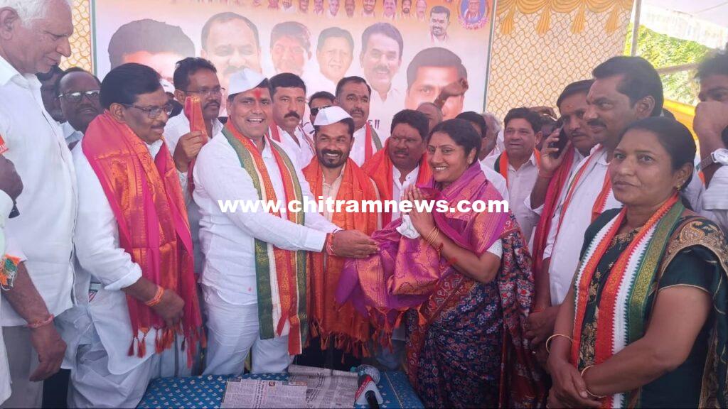 ఆదిలాబాద్ లో డీసీసీ కార్యాలయం ప్రారంభం