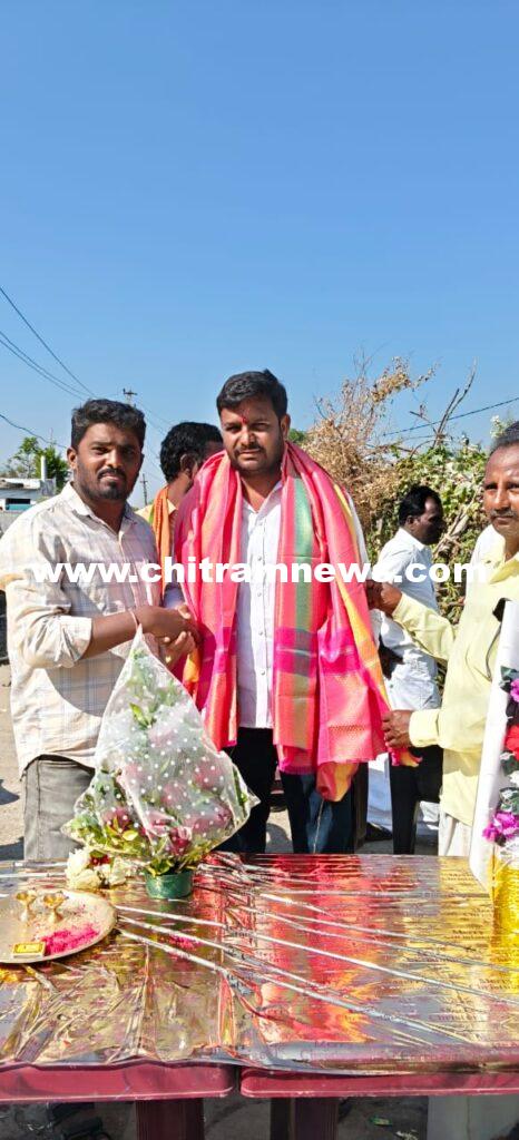 గిమ్మ సర్పంచ్ గాజుల సన్నీకి ఘనంగా సన్మానం