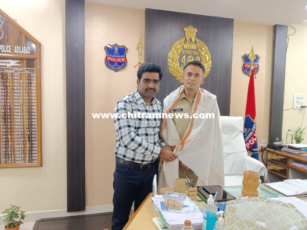 ఎస్పీ అఖిల్ మహాజన్ ను సన్మానించిన ప్యూర్ డెయిరీ ఛైర్మన్, మేనేజింగ్ డైరెక్టర్ ఎండీ అన్సార్