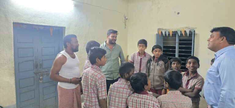 ఎస్సీ హాస్టల్ ను ఆకస్మికంగా తనిఖీ చేసిన సర్పంచ్ ప్రద్యుమ్న