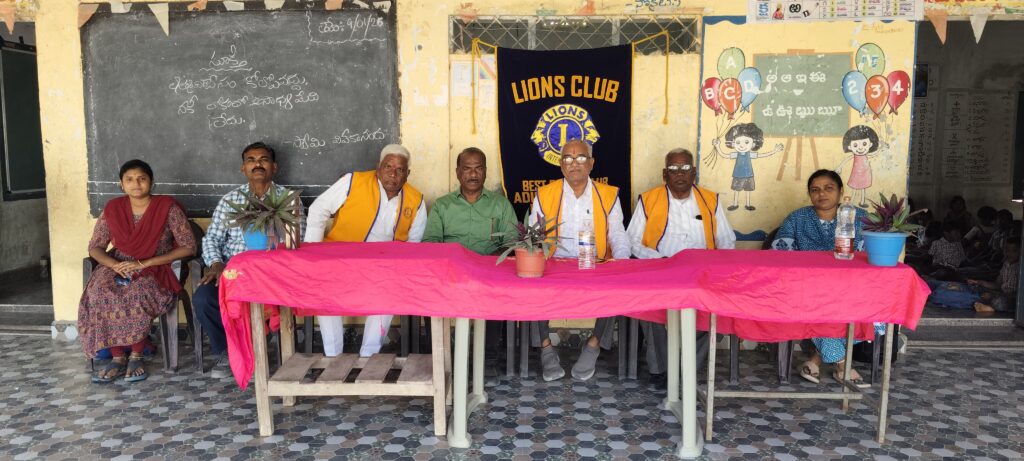 లయన్స్ క్లబ్ ఆధ్వర్యంలో విద్యార్థులకు భోజనం ఏర్పాటు