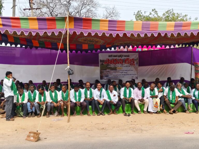 సదర్ మాట్ కాలువ సాధన దీక్షకు రైతులు