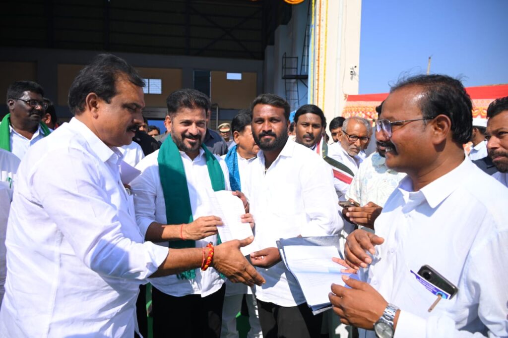 భోరజ్ గ్రామాభివృద్ధికి నిధులు మంజూరు చేయండి..సీఎంకు విన్నవించిన సర్పంచ్ చిటిమెల్లి సాయివర్మ 