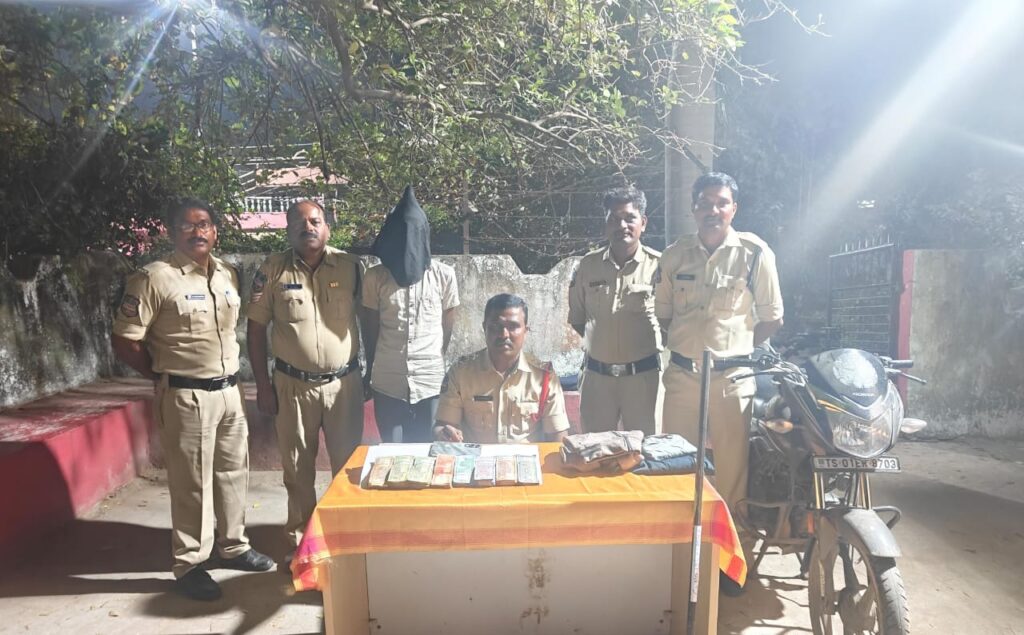 వరుస దొంగతనాల కేసును చేధించిన బేల పోలీసులు