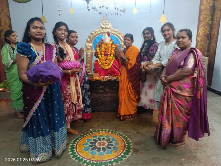 కొట్టాల పోచమ్మకు భక్తుల బోనాలు