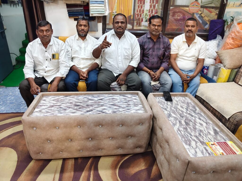 పురపాలక ఎన్నికల్లో వ్యాపారుల పోటీ 